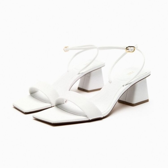 NWT. Zara White Wide Heel Sandals - Picture 2 of 9